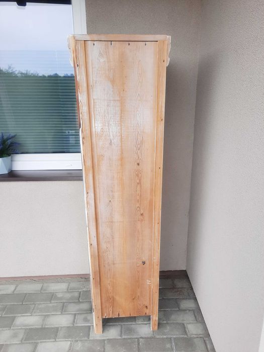 Stary międzywojenny słupek szafka shabby biały przecierany witraż D071