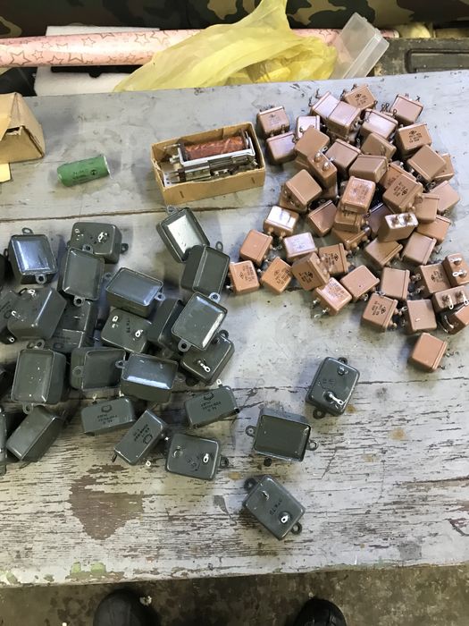 Продам конденсатори нові