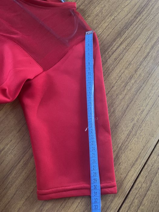 Гарна сукенька червона