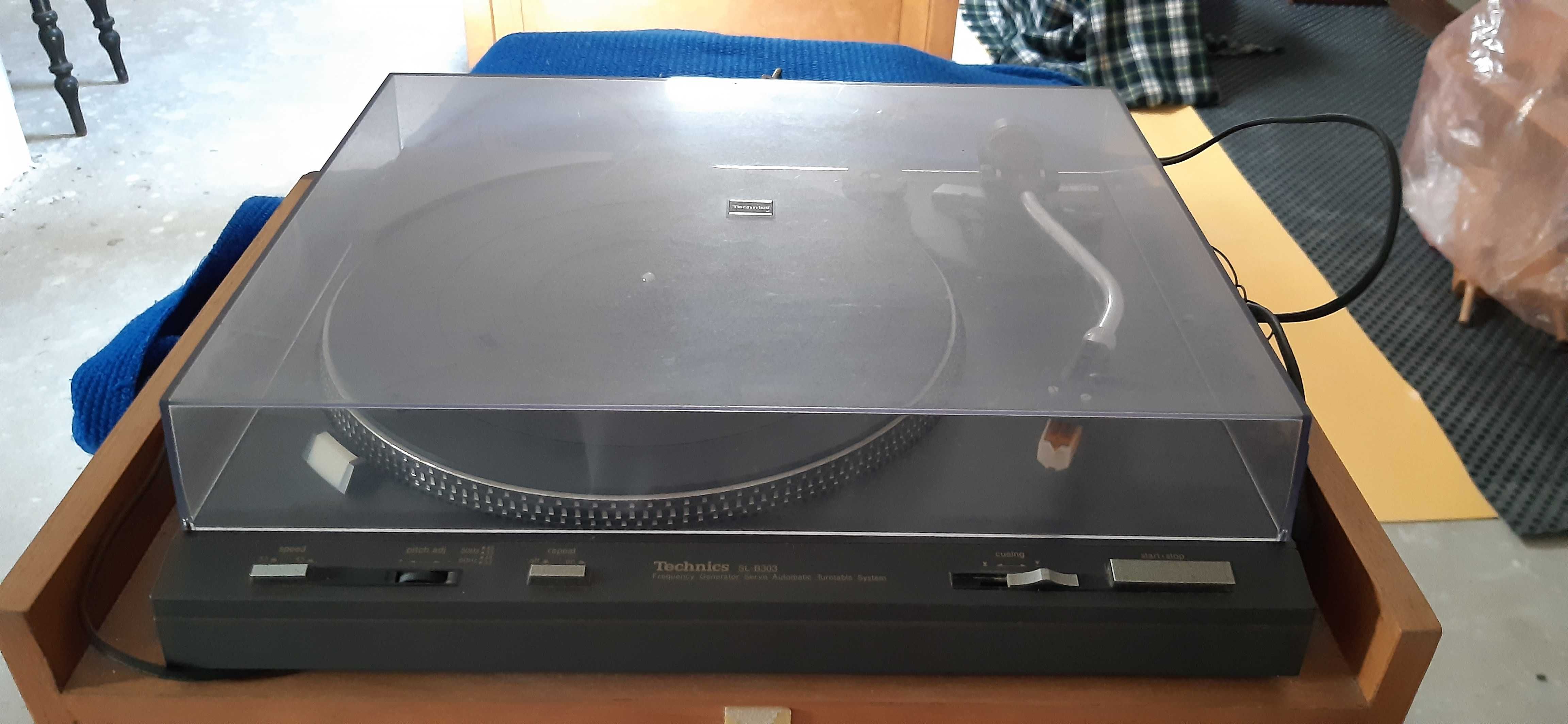 Gira-disco Technics SL-B303 Turntable System, opção de móvel