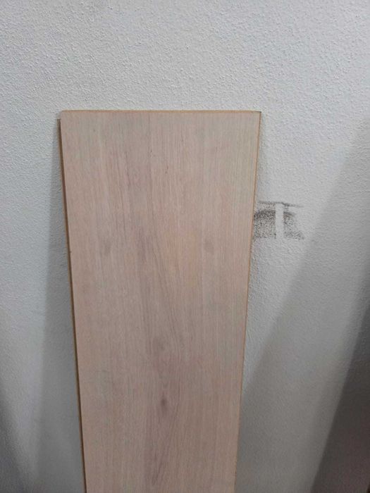 Pavimento Flutuante Tarkett AC4 / AC5 – Lote Completo (Novo)