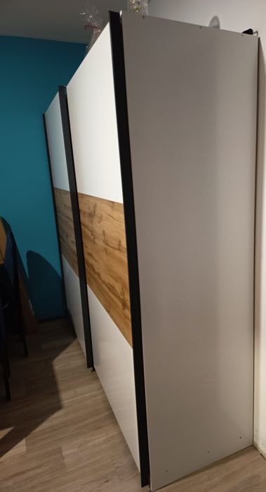 Szafa ubraniowa dł.220 wys.195.5 szer.60