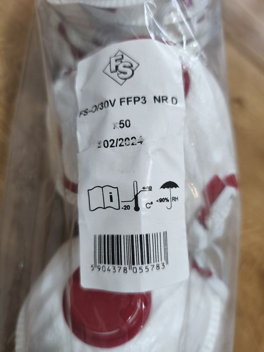 Półmaski filtrujące FFP3 z zaworkiem.