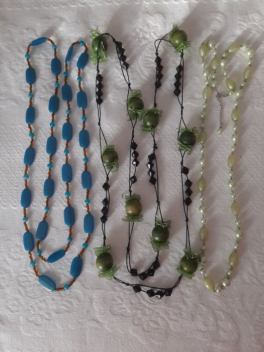 Colares,  conjunto de três