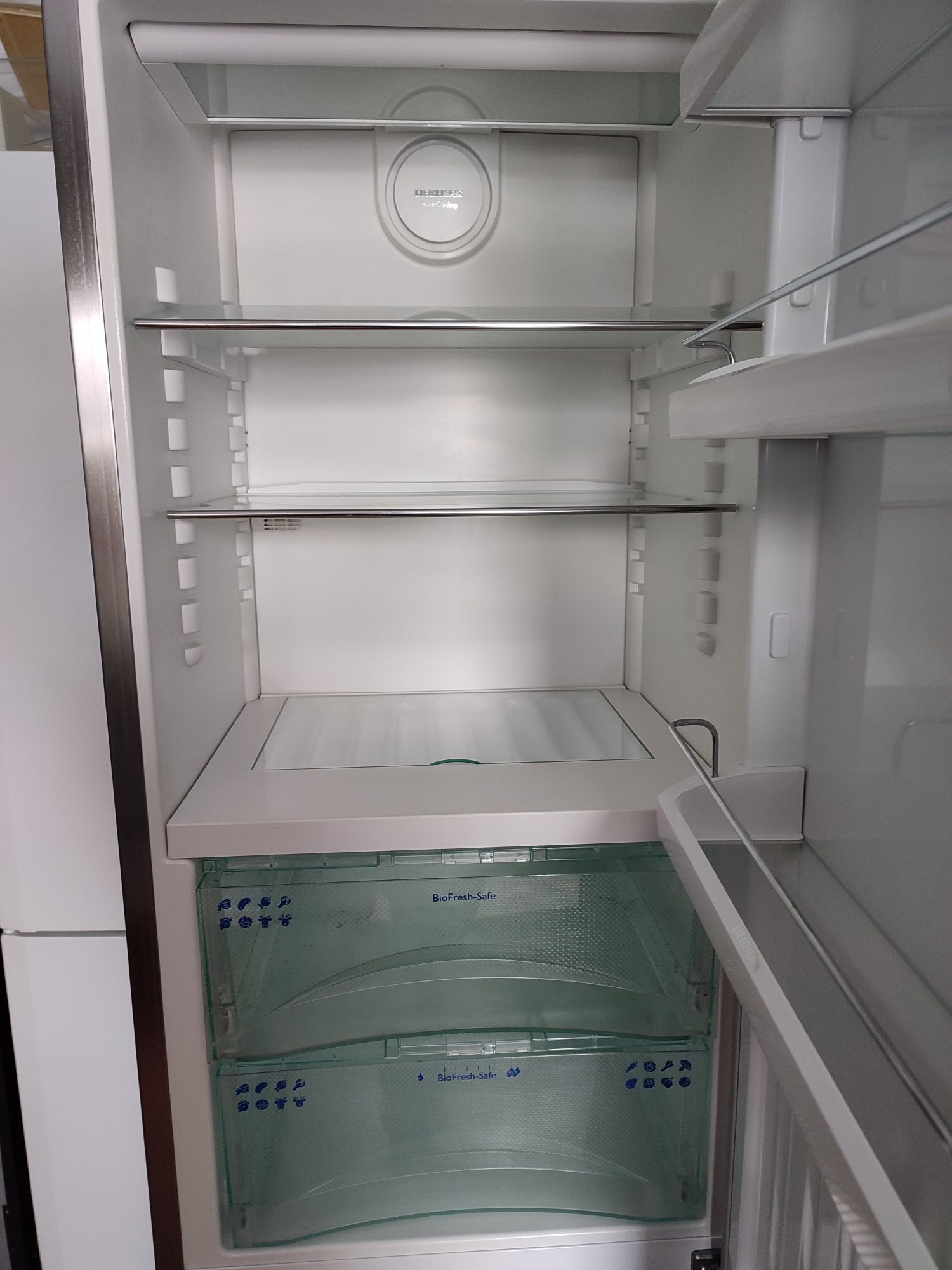 Холодильник Liebherr NoFrost BioFresh 2 метри