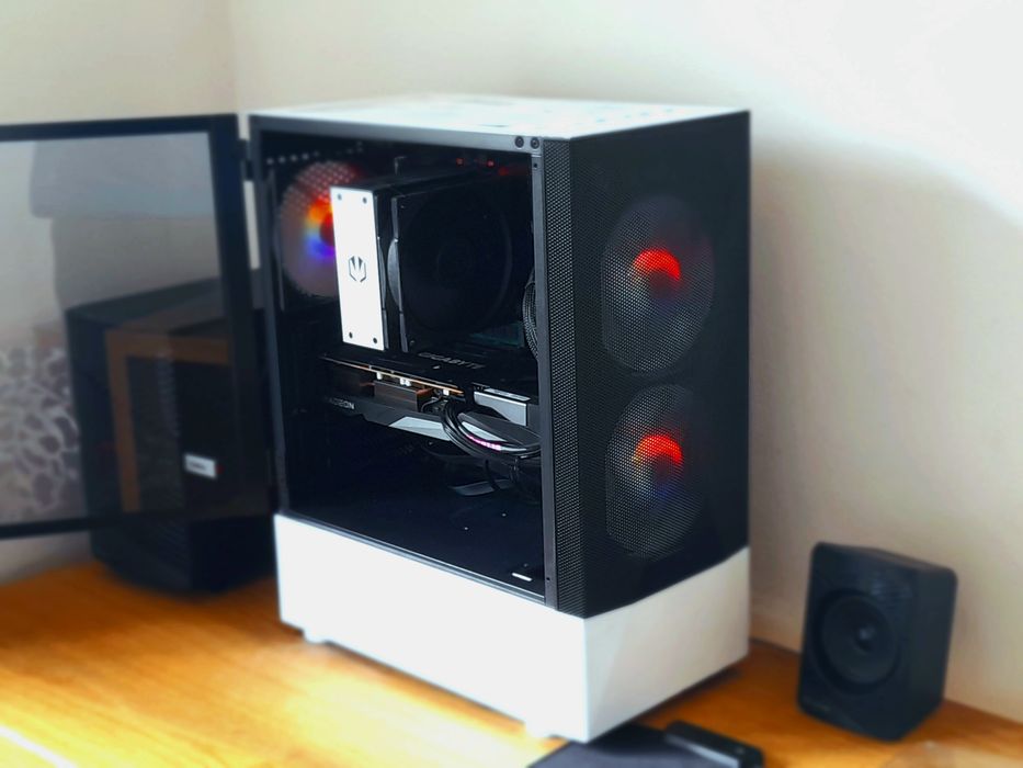 Komputer PC Biało-Czarny Ryzen Rx7600oc