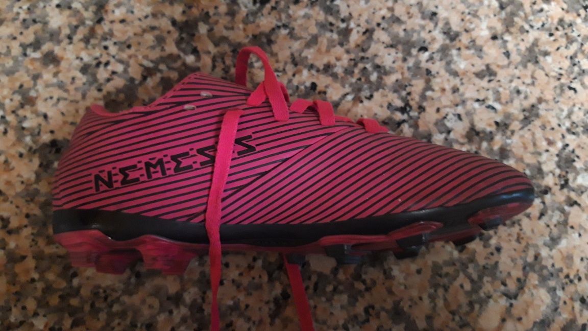 Chuteiras de footbal 36 das adidas nemezis