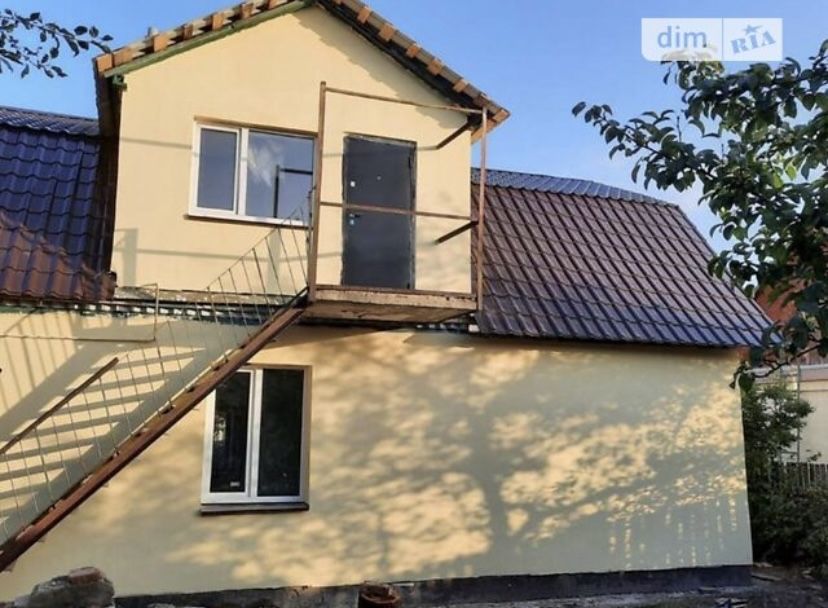 Терміновий продаж 2 поверхового будинку, ділянкою на 6 соток.