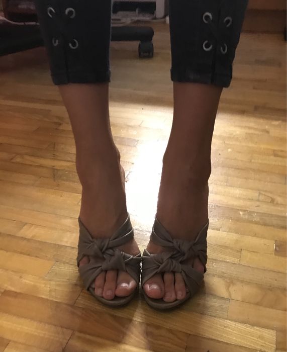 Продам кожаные босоножки на танкетке. 36 размер, Италия