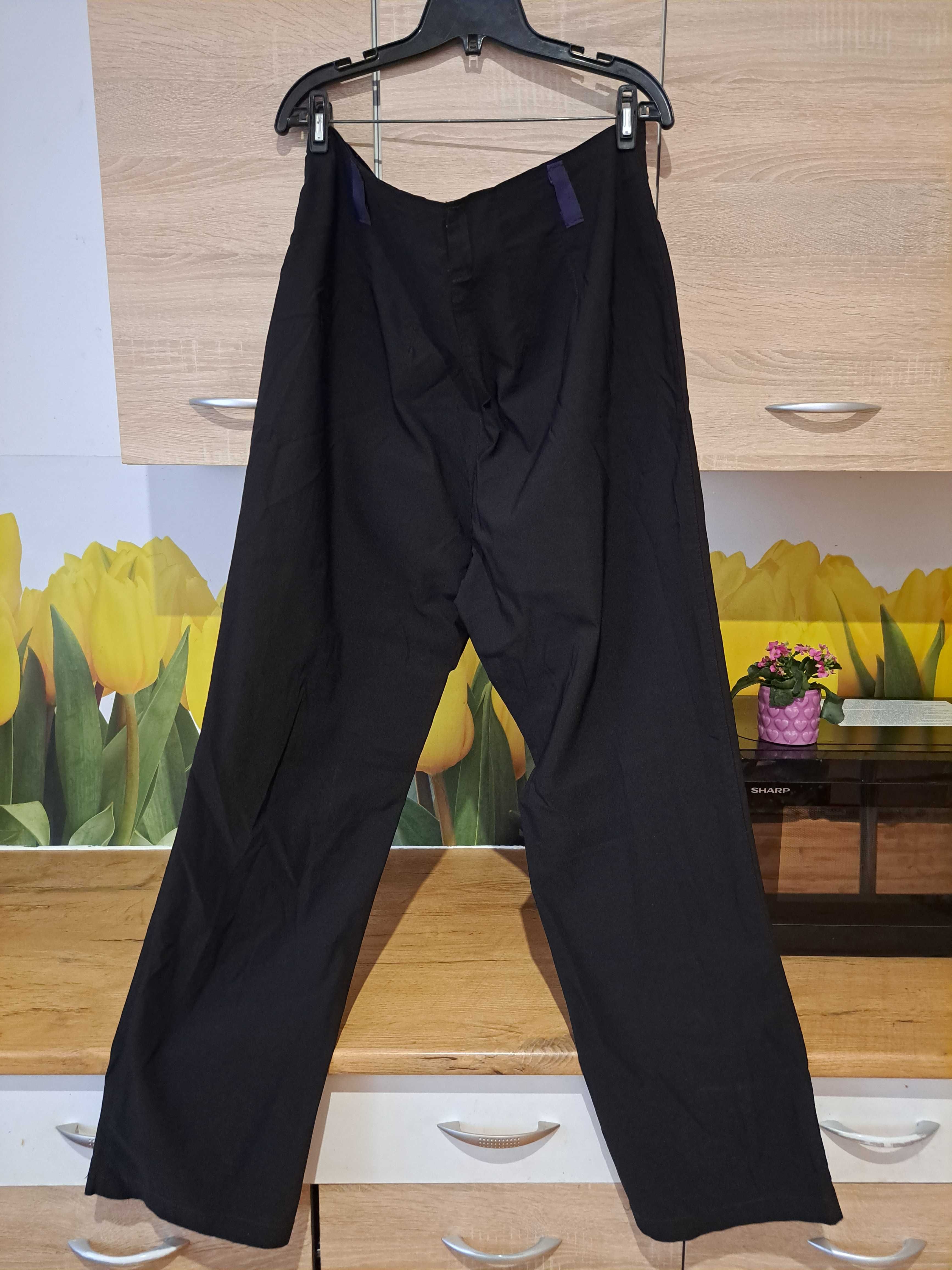 Fajne czarne spodnie Pretty Promiss rozmiar 50/52 wiskoza/nylon