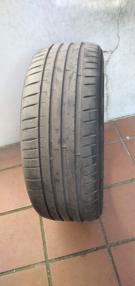 Vendo Pneu michelin Pilot sport 4