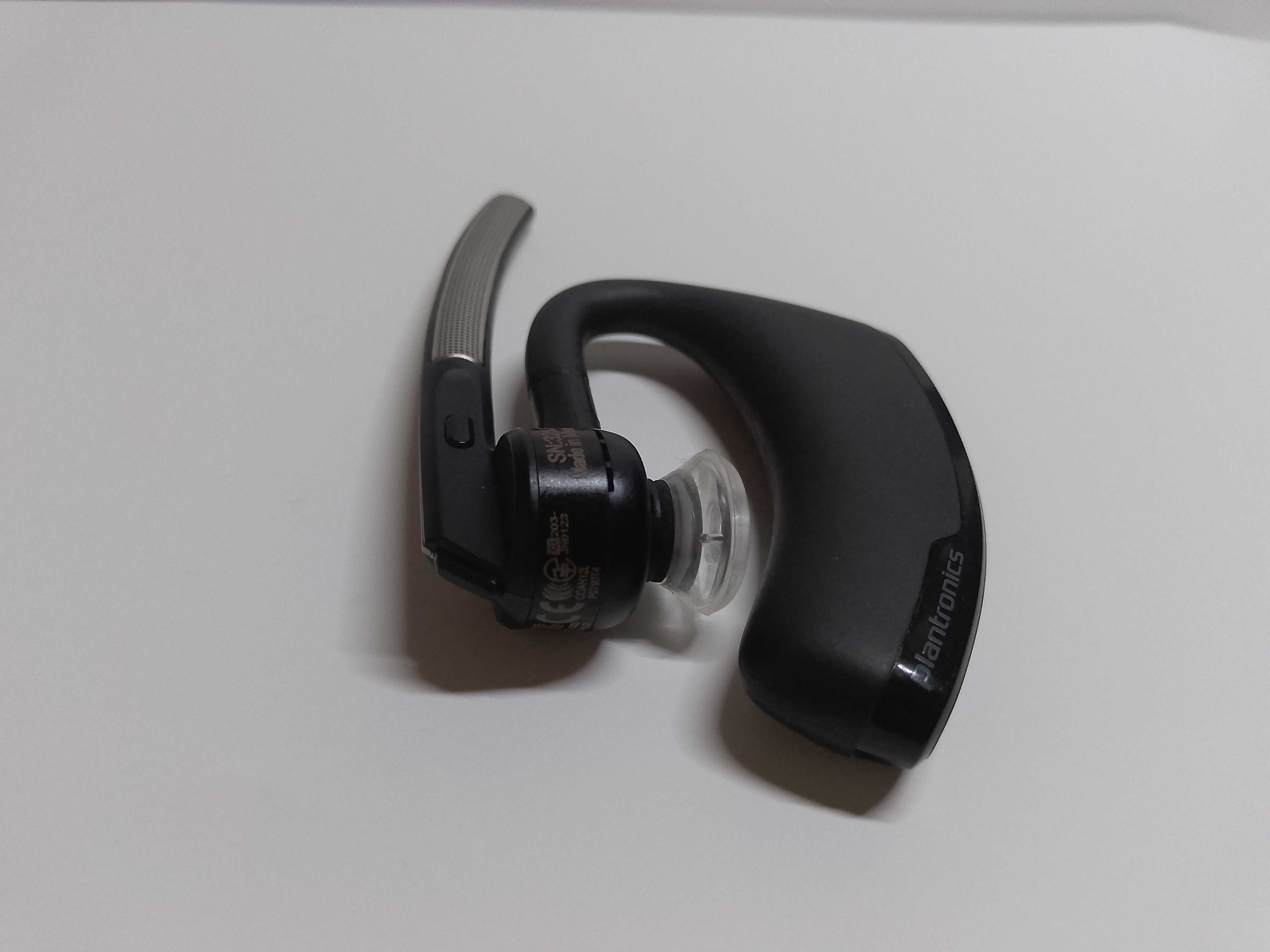 Безпроводова Bluetooth-гарнітура Plantronics Voyager Legend Чорна