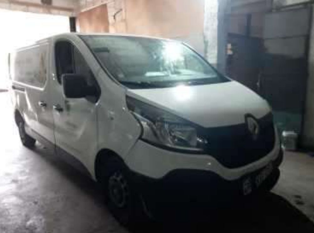 Renault Trafic Bi-Turbo 2019 só 108.000 Km, FIBRADA C/FRIO, C/GARANTIA