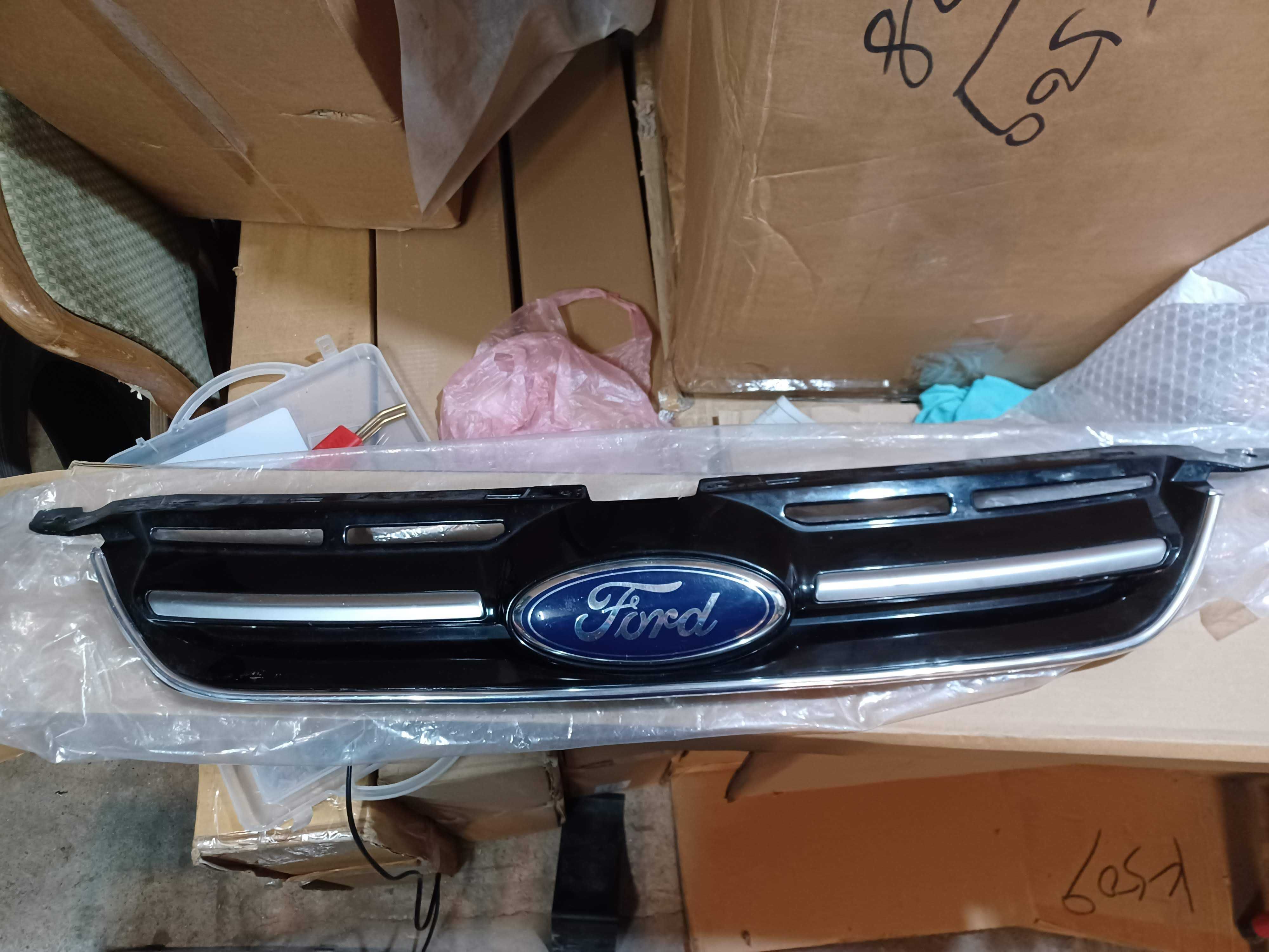 Решітка гриль решётка бампера Форд Ford C Max Energy МК2 DM5Z8A284AA