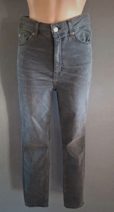 Jeansy z wysokim stanem