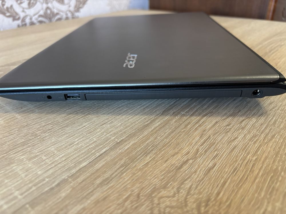 Ноутбук Acer Aspire E5-575 (i7-7500U |16Gb | 512 Gb SSD)