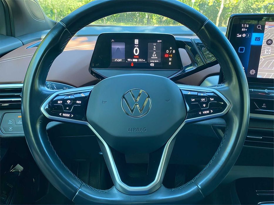 Volkswagen ID.4      2022