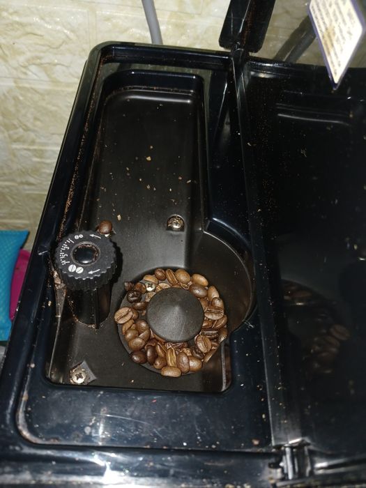 Кавомашина делонджі.