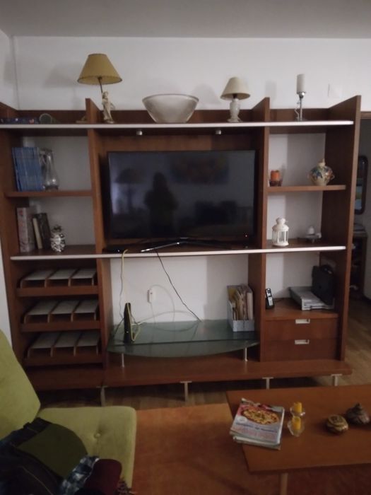 Móvel, estante e bar