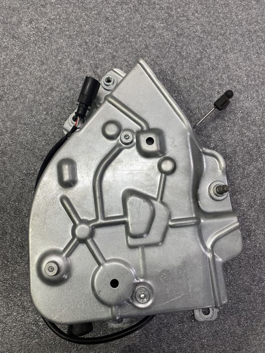 Замок задньої дверки Volkswagen Caddy Фольксваген Каді розборка