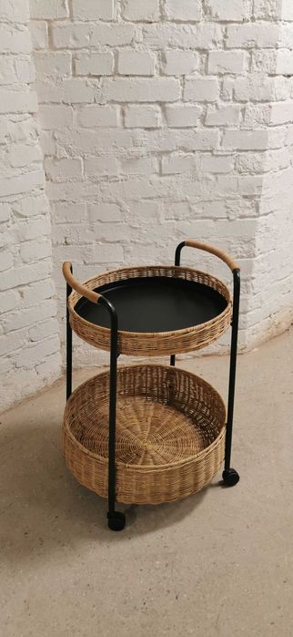 IKEA LUBBAN stolik na kółkach rattan