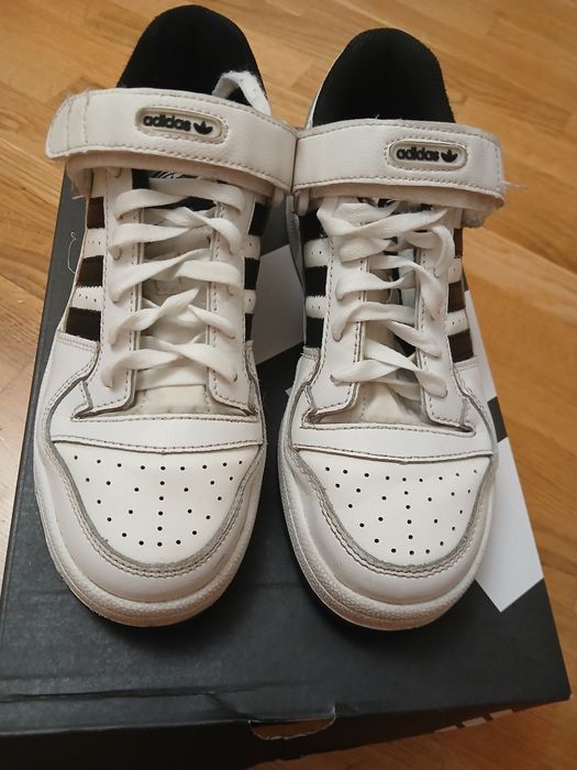 Кросівки фірми adidas