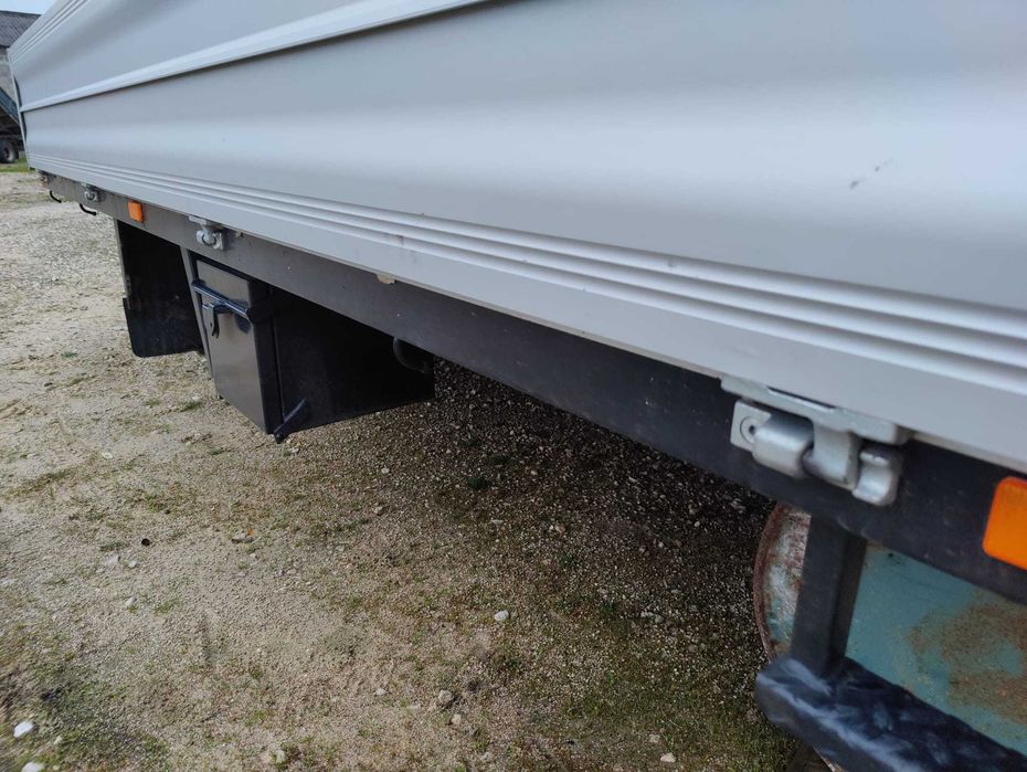 Carroçaria com Taipais Alumínio