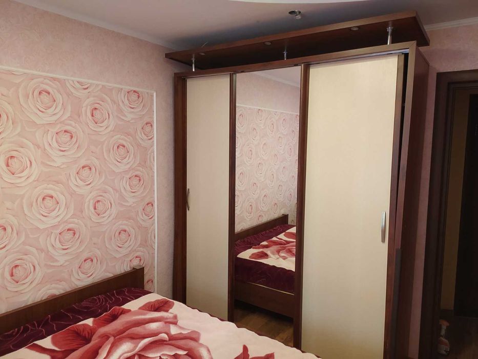 Здам квартиру двух кімнатну по вул.Космонавтів на 2 поверсі