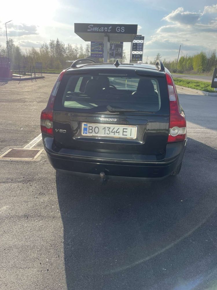 Volvo    V 50.