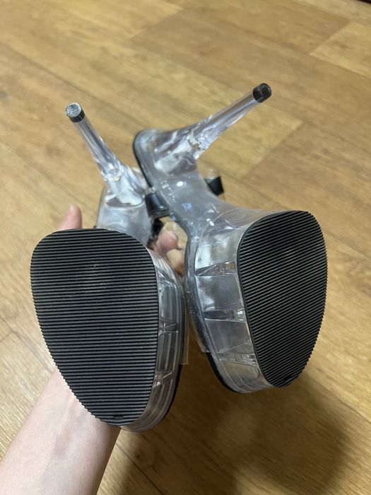 Продам стріпи Pleaser