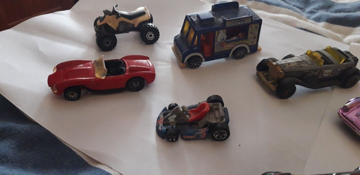 Conjunto de 12 Carrinhos Hotwheels Antigos