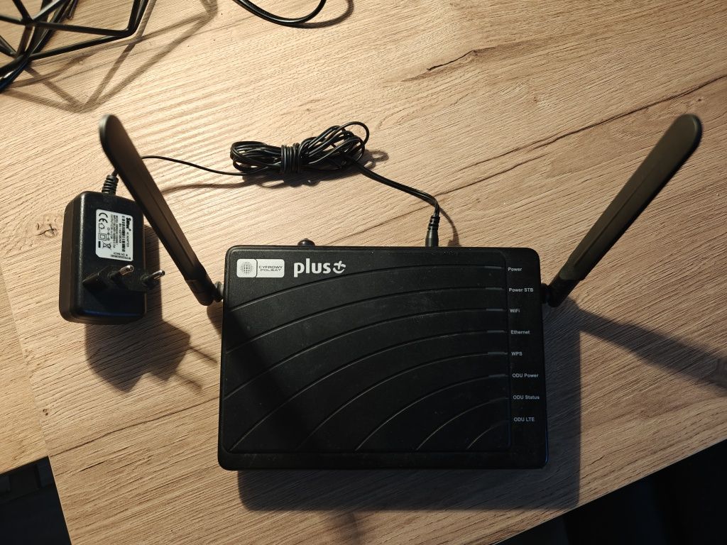 Router WiFi IDU 100