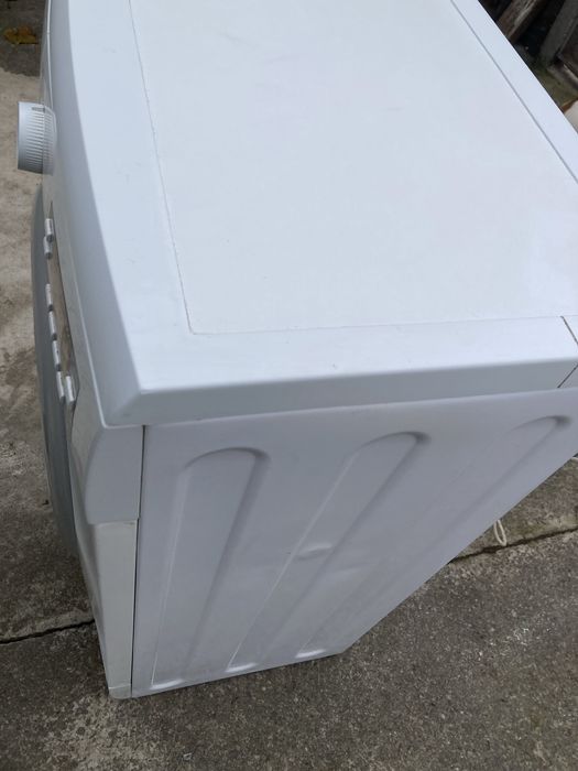 Продам стиральную машину с гарантией.