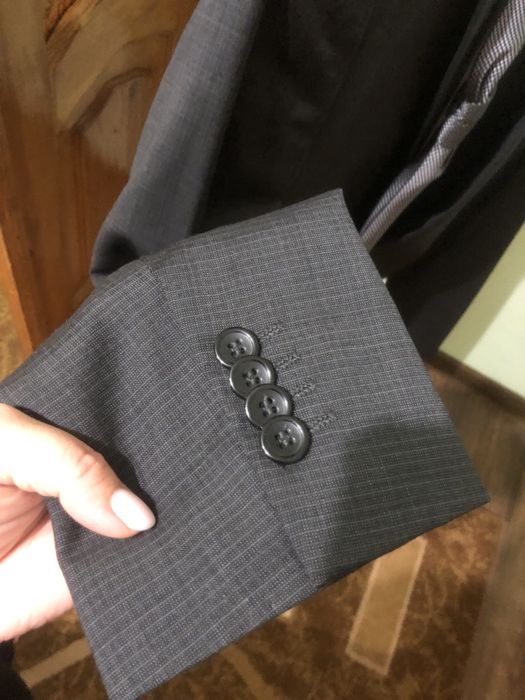 Костюм чоловічий безкоштовно