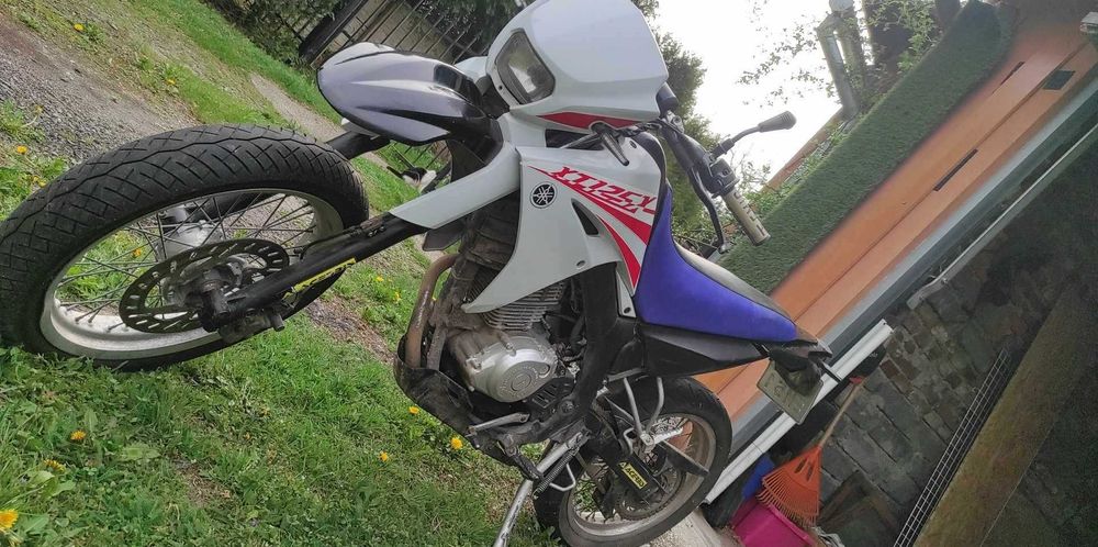 Super moto yamaha xt 125cm3