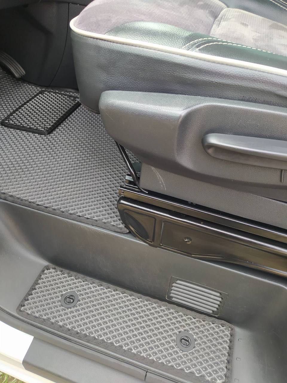 3DEva килимки Vivaro Trafik від виробника Преміум Наложка Доставка ева