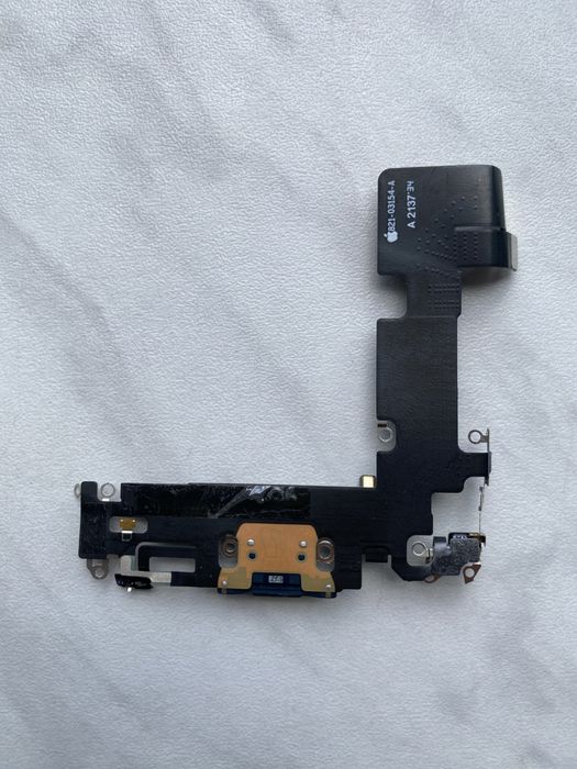 Шлейф на Iphone 13