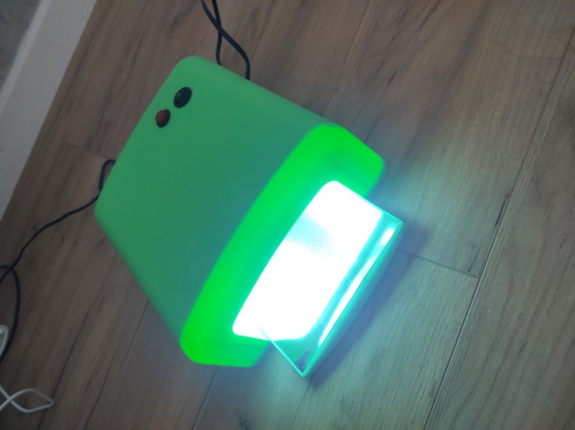 Lampa UV do paznokci