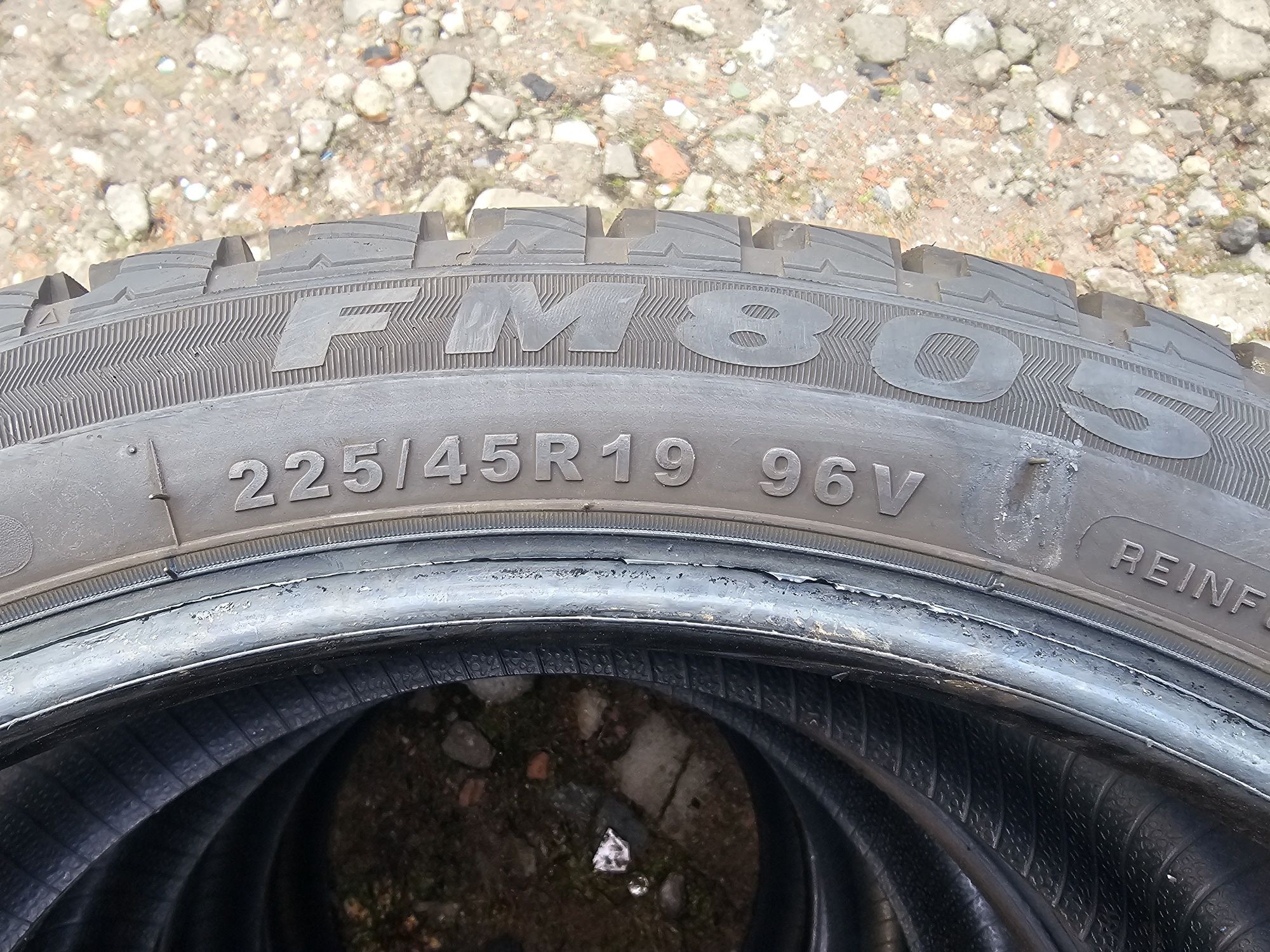 Firemax FM805 225/45/19 KPL 4 SZT.