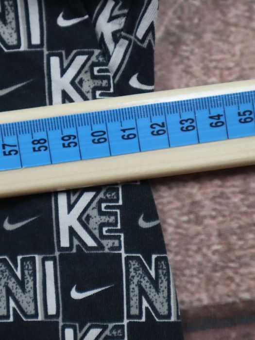 Nike Full Print Swoosh Vintage Retro czarna koszulka z krótkim rękawem