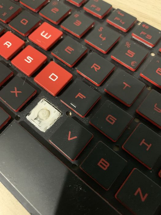 Klawiatura do laptopa HP OMEN 15-ce008nw sprawna z wadami