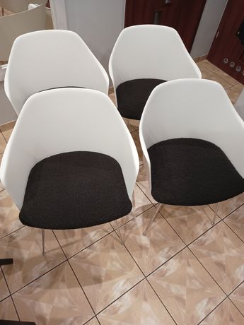 Krzesła RELY- białe tapicerowane