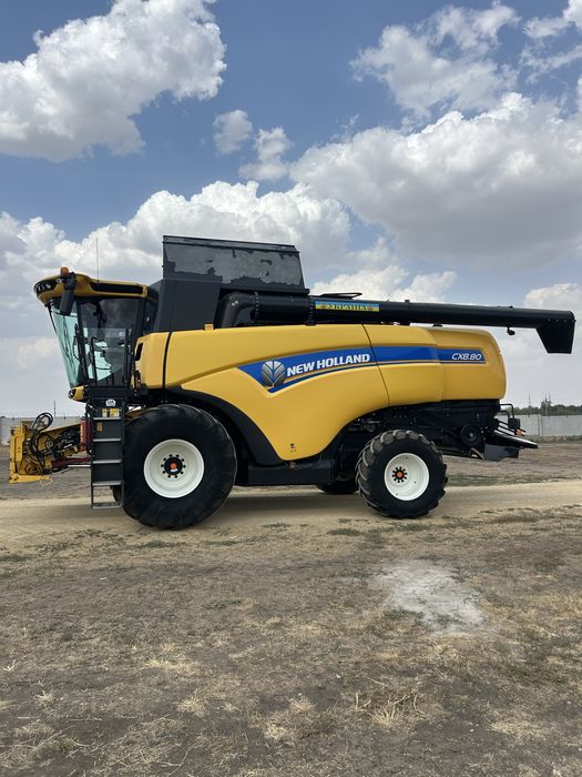Комбайн New Holland CX8.80