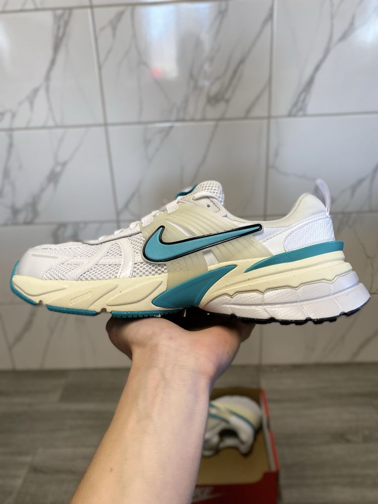 Кросівки Nike V2K Run, 44,5 Оригінал