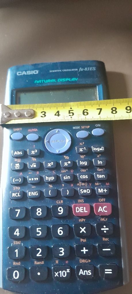Kalkulator Casio fx-83ES