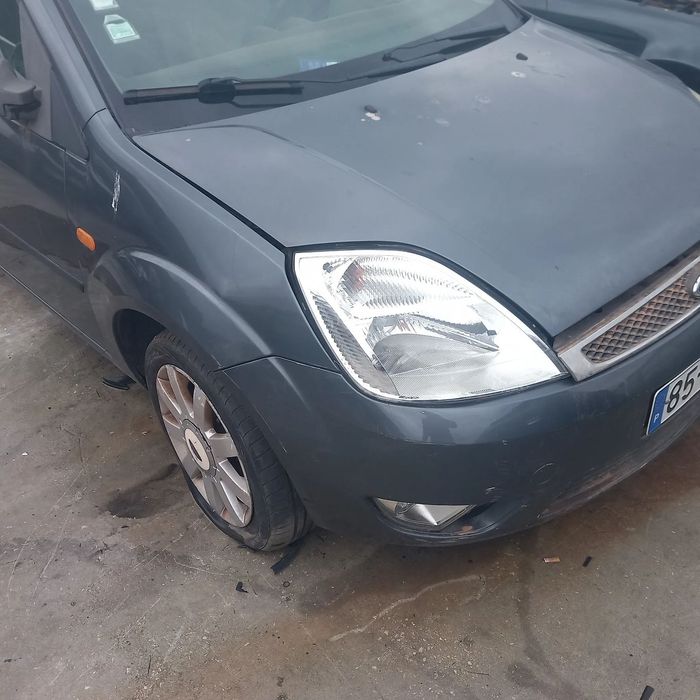 Frente completa Ford Fiesta ano 2003