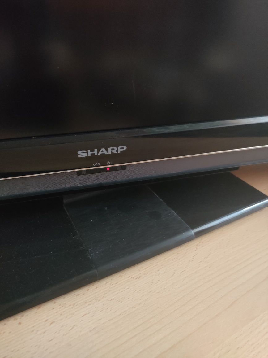Telewizor HD Sharp 725, 37"