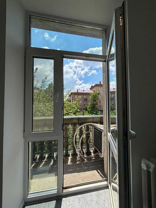 Новый ремонт! Яворницкого 100. Продам квартиру 56 м2. Две комнаты.