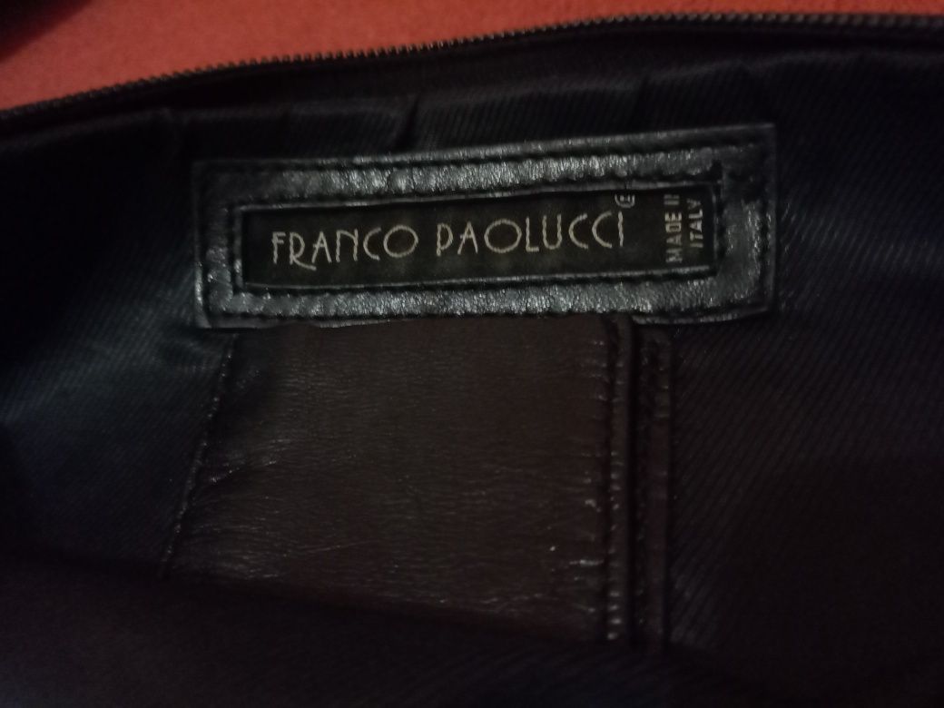 Продам нову шкіряну італійську сумочку клатч