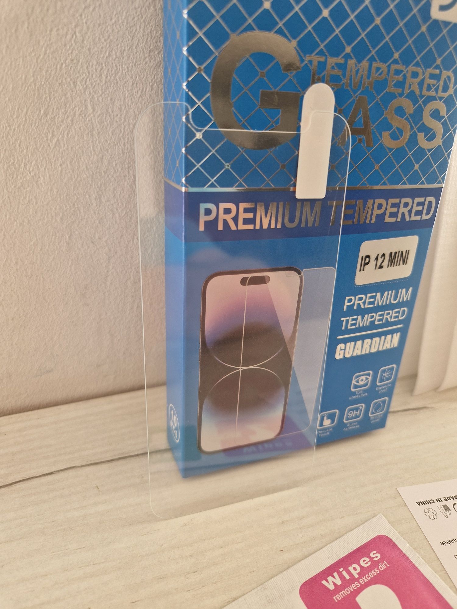 Hartowane szkło HARD 2.5D do IPHONE 12 MINI